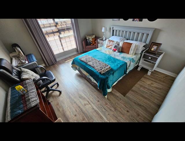5 BEDROOM FREESTANDING FOR SALE IN BOSCHDAL